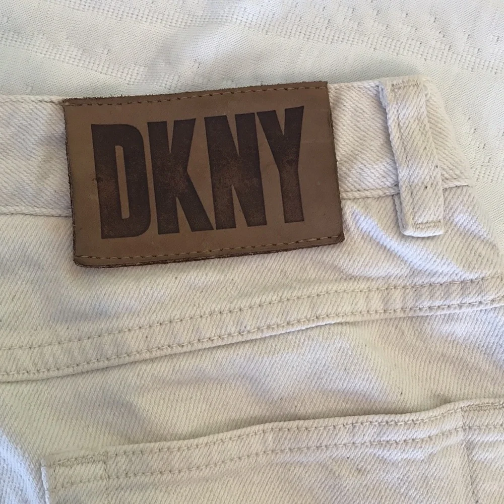 Vintage 1990s DKNY Jeans. Size 6 Petite. - Picture 5 of 6